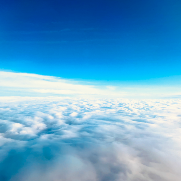 雲の上の空